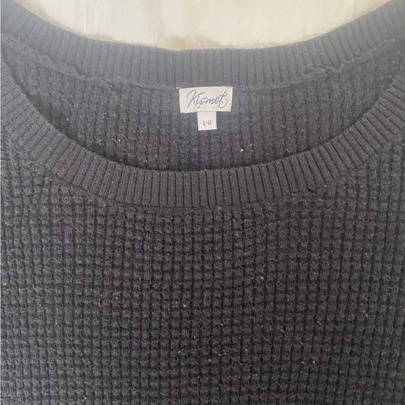 Black Waffle Top 🧇 - Picture 3 of 5